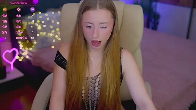 SilverrMoon online show from October 2025 06:47:01 AM