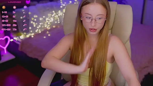 SilverrMoon online show from November 2025 08:19:01 PM