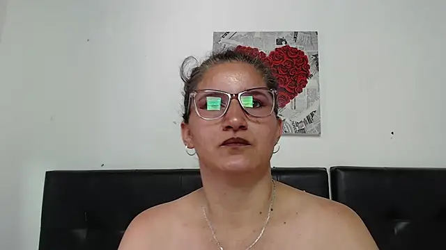 Angelinna Milf online show from October 2025 07:25:02 PM