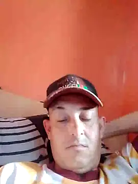 Fabiocapao01 online show from December 2024 06:09:01 PM