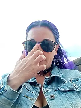 sophie banger online show from December 2025 06:48:01 PM