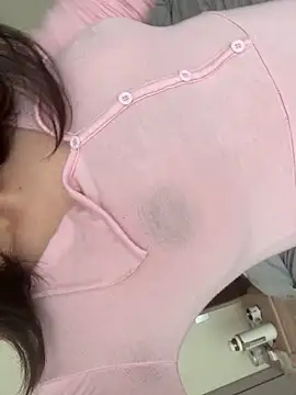 Krismil3 online show from April 2026 01:21:01 AM