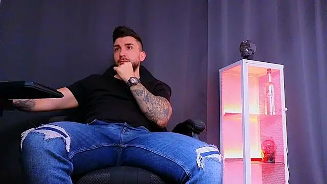 MightyAaron66 online show from March 2025 05:42:01 AM