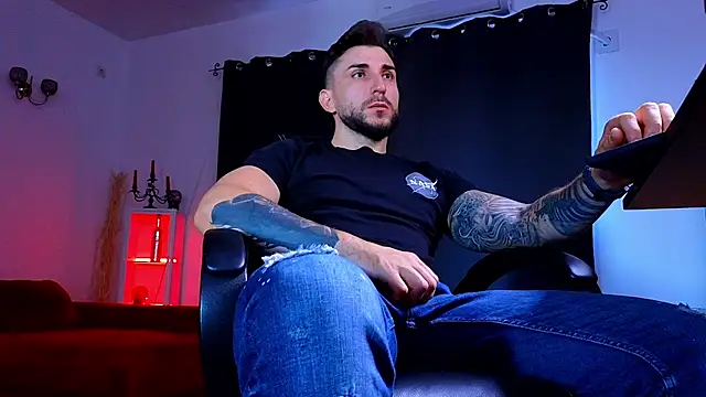 MightyAaron66 online show from September 2025 02:51:01 PM