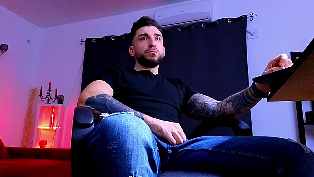 MightyAaron66 online show from February 2026 03:55:02 AM