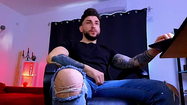 MightyAaron66 online show from April 2026 04:18:01 AM