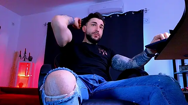 MightyAaron66 online show from May 2026 03:25:01 AM