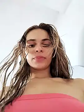 Snapshot of cuteluci_ chatting on December 2024 01:03:02 PM cuteluci online show from December 2024 01:03:02 PM