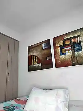 Snapshot of cuteluci_ chatting on January 2025 07:09:01 AM cuteluci online show from January 2025 07:09:01 AM