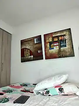 Snapshot of cuteluci_ chatting on January 2025 04:02:02 PM cuteluci online show from January 2025 04:02:02 PM