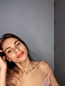 Snapshot of cuteluci_ chatting on January 2025 12:31:02 PM cuteluci online show from January 2025 12:31:02 PM