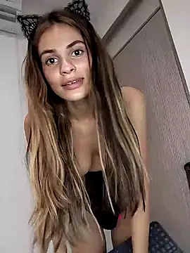 Snapshot of cuteluci_ chatting on January 2025 02:42:02 PM cuteluci online show from January 2025 02:42:02 PM