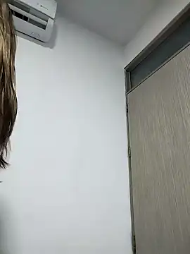 Snapshot of cuteluci_ chatting on January 2025 12:28:01 AM cuteluci online show from January 2025 12:28:01 AM