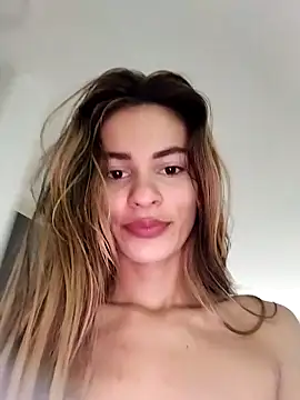 Snapshot of cuteluci_ chatting on February 2025 12:19:02 PM cuteluci online show from February 2025 12:19:02 PM