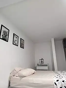 Snapshot of cuteluci_ chatting on February 2025 03:23:02 PM cuteluci online show from February 2025 03:23:02 PM