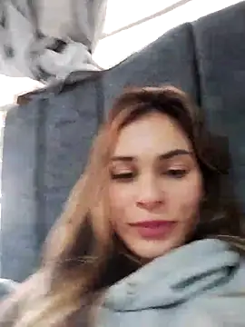 Snapshot of cuteluci_ chatting on February 2025 03:27:01 PM cuteluci online show from February 2025 03:27:01 PM
