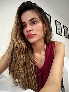 Snapshot of cuteluci_ chatting on March 2025 02:10:01 PM cuteluci online show from March 2025 02:10:01 PM