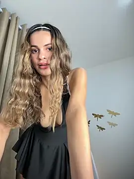 cuteluci  online show from November 2025 11:10:01 AM