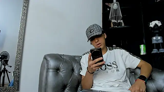 HeellBoy  online show from November 2025 03:20:01 AM