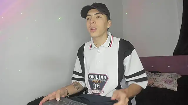 HeellBoy  online show from May 2026 06:30:01 AM
