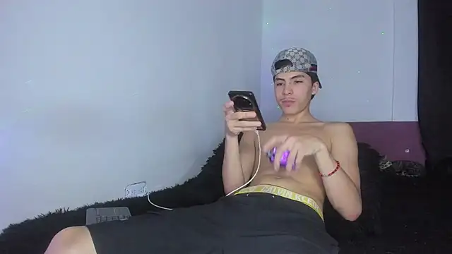 Snapshot of HeellBoy_ chatting on June 2026 10:19:02 PM HeellBoy online show from June 2026 10:19:02 PM