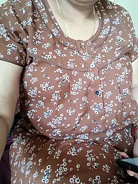 Snapshot of samitasharma chatting on June 2026 05:25:01 AM samitasharma online show from June 2026 05:25:01 AM