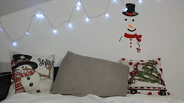 SweetMaddy888 online show from December 2024 07:25:02 PM