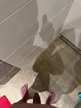 Snapshot of rundum40 chatting on February 2025 08:13:02 PM rundum40 online show from February 2025 08:13:02 PM