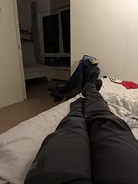 Snapshot of rundum40 chatting on November 2025 05:46:02 PM rundum40 online show from November 2025 05:46:02 PM