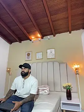 Lyon vach online show from March 2026 10:46:01 PM