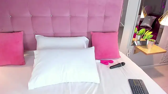 ArticaBelle online show from September 2025 04:34:02 AM