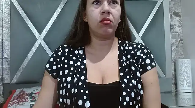 Catherine tabarezx online show from December 2024 12:28:01 PM