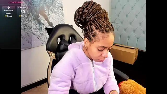 Abigail Wilson  online show from March 2025 08:05:01 PM