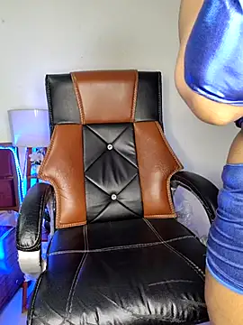 Snapshot of Black-Pearll chatting on March 2025 03:39:01 PM Black-Pearll online show from March 2025 03:39:01 PM