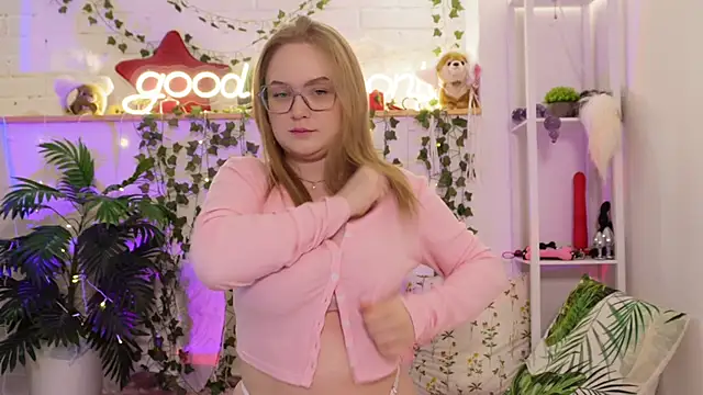 MonicaAsis online show from February 2026 06:14:01 PM