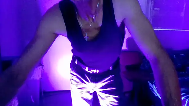 Snapshot of brunoguunot chatting on November 2025 05:03:02 PM brunoguunot online show from November 2025 05:03:02 PM