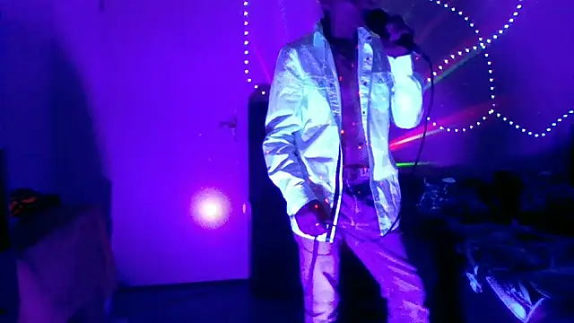 Snapshot of brunoguunot chatting on December 2025 09:22:02 PM brunoguunot online show from December 2025 09:22:02 PM