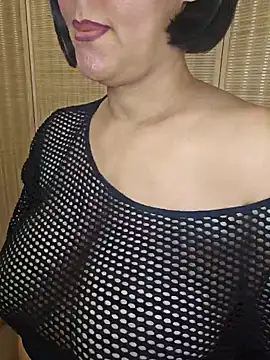 Foxlady2271 online show from December 2024 10:32:01 PM