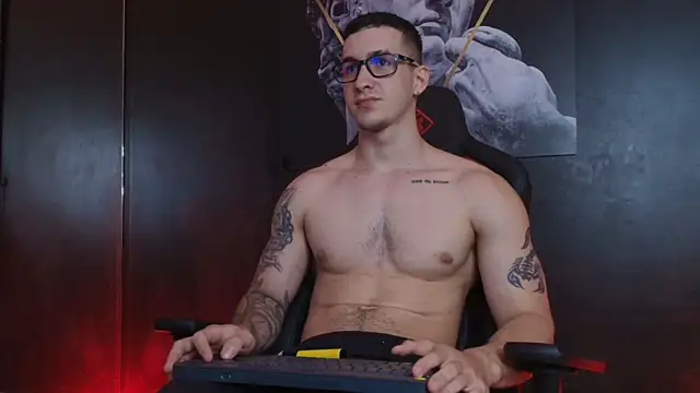 JacksonOlsenn online show from October 2025 08:42:01 PM