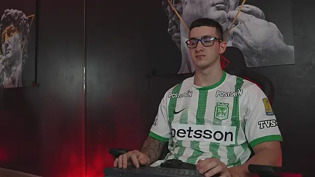 JacksonOlsenn online show from November 2025 09:04:02 PM