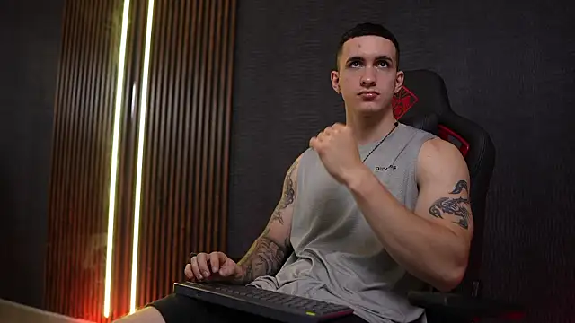 JacksonOlsenn online show from February 2026 08:38:01 PM