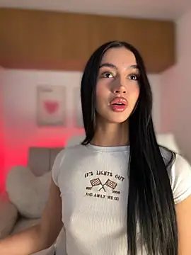 maddy bronw  online show from October 2025 10:10:01 PM