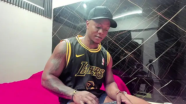 ronnie 7777 online show from February 2025 08:03:01 PM