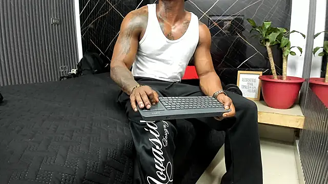 ronnie 7777 online show from March 2025 11:26:01 PM