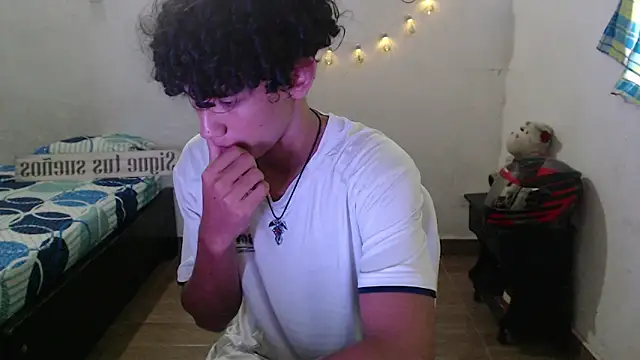 Snapshot of jake_willianss chatting on December 2024 08:05:02 PM jake willianss online show from December 2024 08:05:02 PM