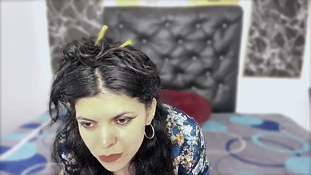 scarlett w0lf online show from November 2025 02:28:01 PM