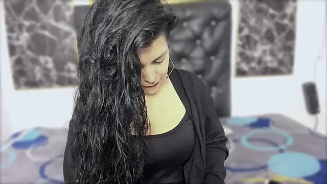 scarlett w0lf online show from November 2025 02:05:01 PM