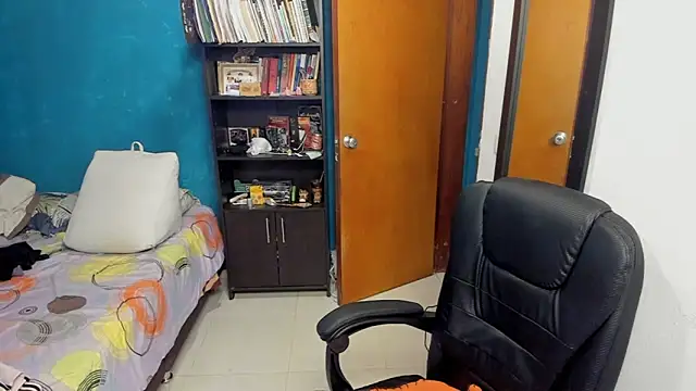 peanut tangerine online show from December 2025 12:07:01 AM