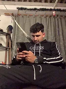 Snapshot of Aaron_hot2 chatting on December 2024 05:23:02 AM Aaron hot2 online show from December 2024 05:23:02 AM