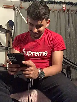 Snapshot of Aaron_hot2 chatting on December 2024 08:30:02 AM Aaron hot2 online show from December 2024 08:30:02 AM